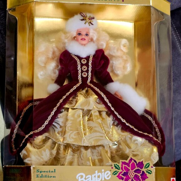 NIB 1996 Special Edition Blond Barbie Doll Happy Holidays Vintage Collection - Picture 3 of 8